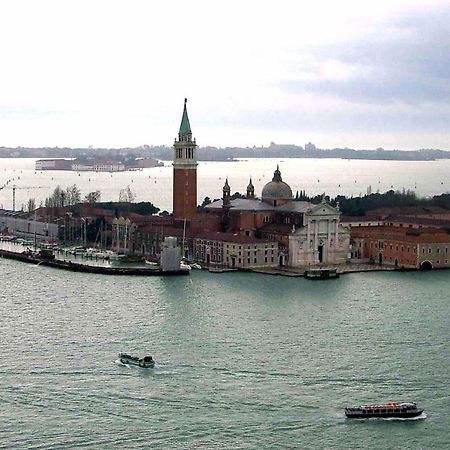Apartamento Residenza La Torretta Venecia Exterior foto